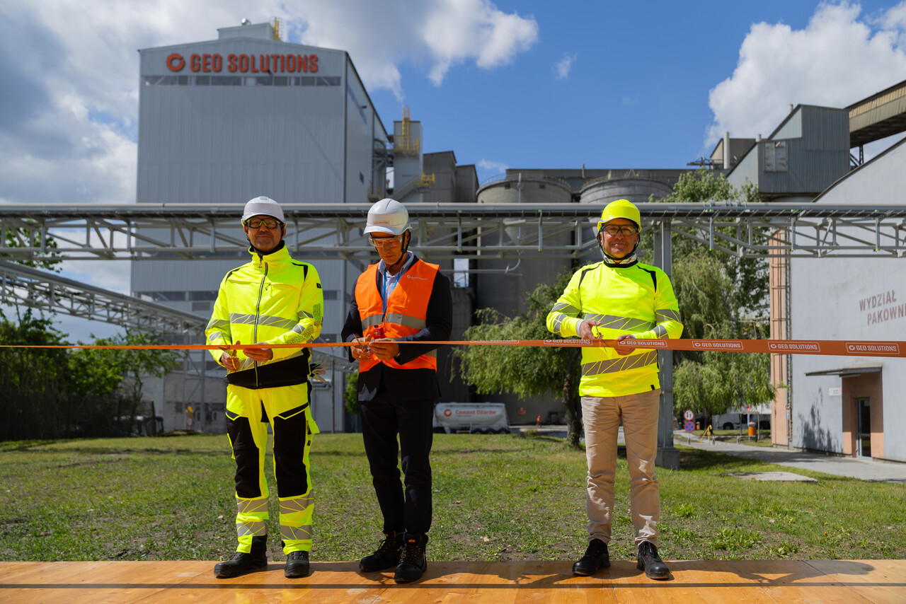 GEO SOLUTION - przeniesienie produkcji REYMIX z Rejowca do Ożarowa i otwarcie nowej instalacji przeznaczonej do produkcji hydraulicznych spoiw drogowych.
