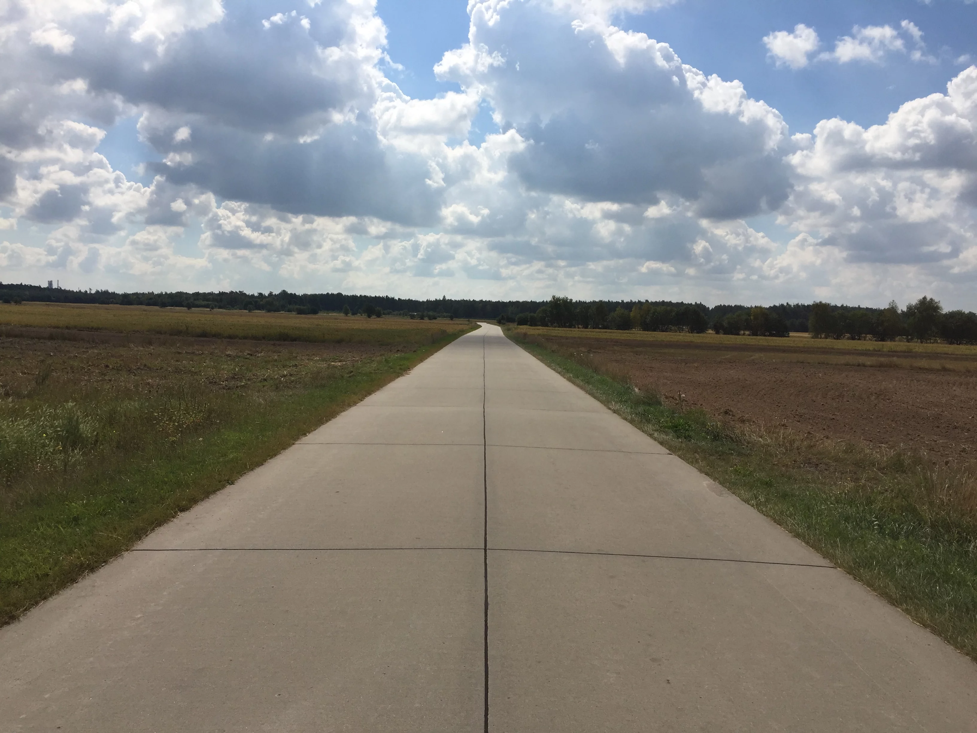 POWIATOWA DROGA BETONOWA GLINIANY – TEOFILÓW (woj. świętokrzyskie)